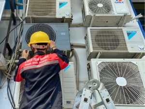 Foto Teknisi Service Ac